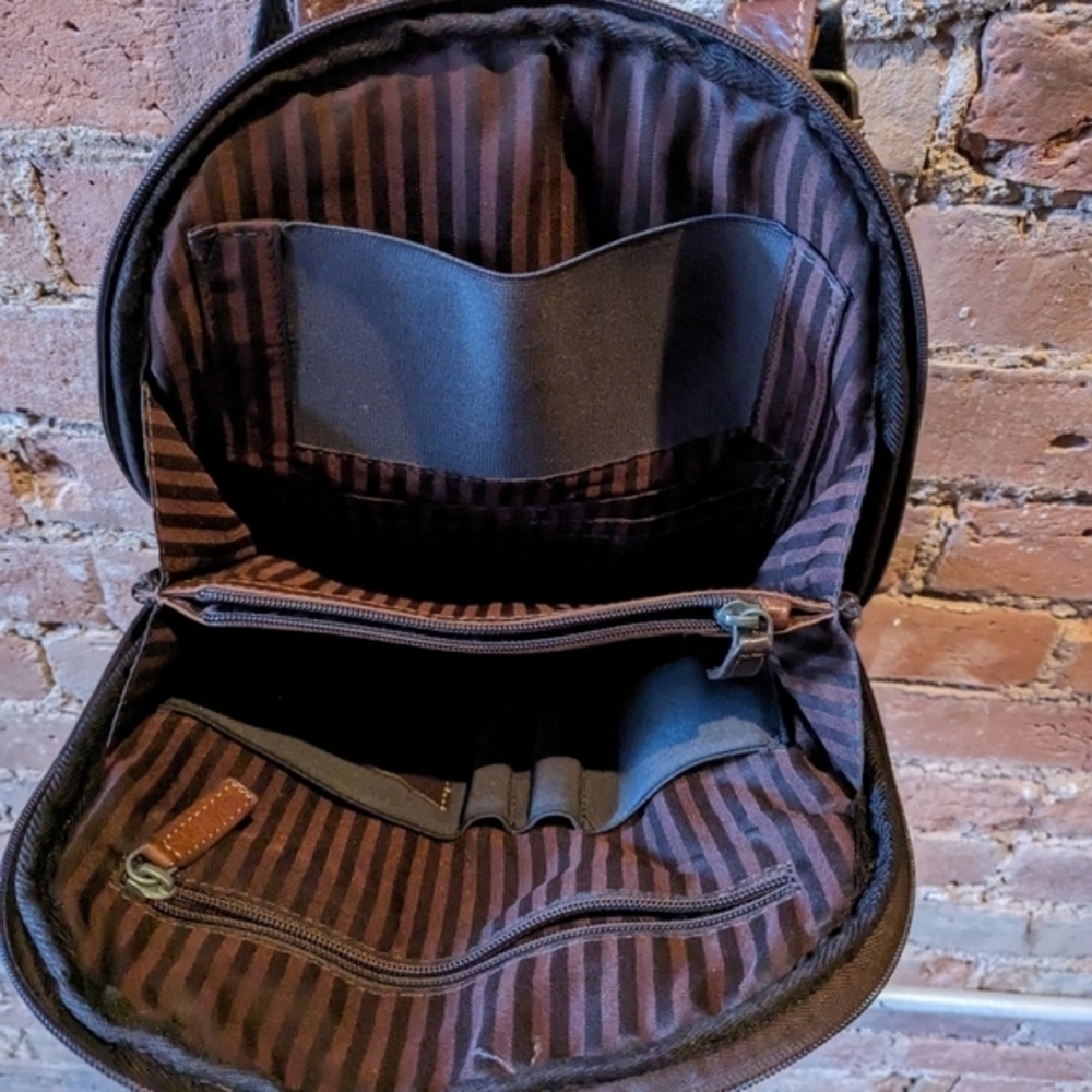 Jack Georges Convertible Voyager Backpack/Crossbody Dark Brown Leather Bag - Picture 4 of 7